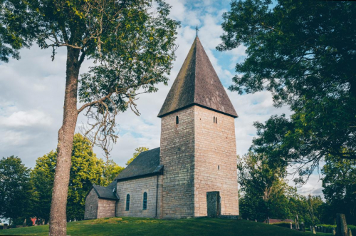 Kinne-Vedums kyrka